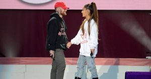 Ariana Grande publica homenagem emocionante para Mac Miller: 'Sinto muito por não conseguir tirar a sua dor'