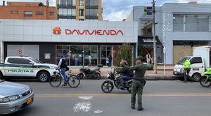 Buscan al héroe anónimo que le disparó a delincuentes que robaron banco en el norte de Bogotá