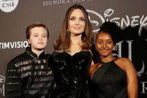 Shiloh Jolie Pitt reaparece junto a Angelina en muletas luego de someterse a una operación