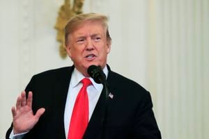 Trump señala a México y Centroamérica de no hacer “nada” para evitar migración
