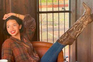 Ángela Aguilar enseña cómo llevar botas vaqueras con estilo