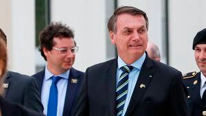 Presidente de Brasil, Jair Bolsonaro, bajo control médico por positivo de coronavirus de su jefe de prensa