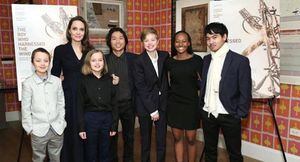 Los 4 atuendos más masculinos de Shiloh Jolie Pitt durante el tratamiento de cambio de género