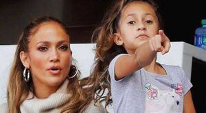 La hija de JLo hace su debut en redes sociales mostrando sus rizos naturales
