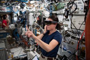 Aplicaciones de realidad aumentada están ayudando a los astronautas a reparar la ISS