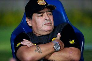 Video de Maradona recibiendo extraña sustancia se viraliza