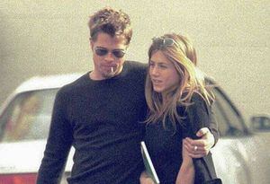 Captan a Brad Pitt y Jennifer Aniston comprando un auto juntos y rumores de reconciliación se disparan