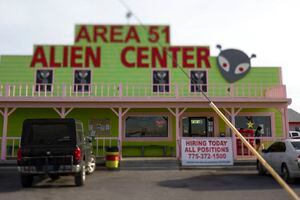 "Abrumadores incrementos de población": Estados Unidos se prepara para el caos y encienden la alerta por invasión al Área 51