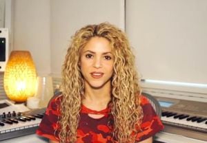 Shakira es criticada por salir a la calle sin prenda íntima