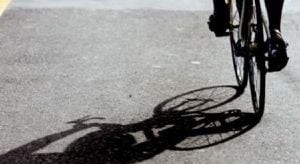 Muere ciclista tras ser atropellado por conductor ebrio en Bayamón