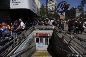 Revisa cómo operará el Metro de Santiago este jueves: no todas las estaciones de la Línea 1, 3 y 6 estarán abiertas