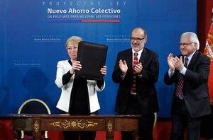 Bachelet y reforma a las pensiones: "Lo que prometieron hace 40 años no era cierto"