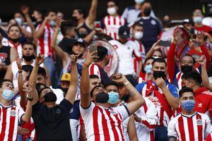 Chivas anuncia que no tendrá barras para el Clásico Nacional