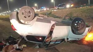 Dos mujeres sufrieron accidente de tránsito y fueron asaltadas mientras esperaban la ambulancia