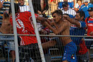 La jornada del descontrol podría complicar aún más a la UC en la Copa Libertadores