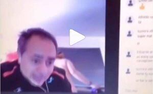 Profesor dictaba clases por webcam y no se percató de que su pareja estaba desnuda al fondo