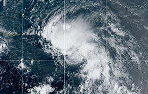 Depresión tropical #13 se convierte en la tormenta Laura
