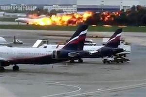 Aumenta cifra de muertos por accidente con avión incendiado en Moscú