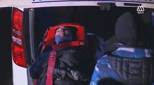 "Resistiré": Fran Undurraga fue sacada en ambulancia tras fuerte caída en duelo de eliminación