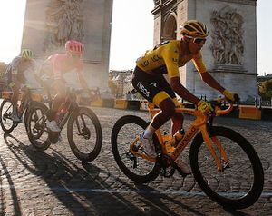 ¡El Niño del Triunfo! Egan Bernal llegó a París y es campeón del Tour de Francia