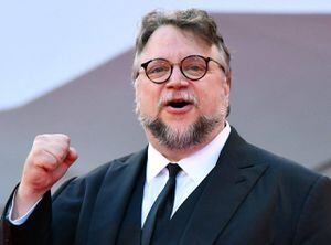 Guillermo del Toro se ofrece a pagar los vuelos del equipo mexicano de las Olimpiadas de Matemáticas