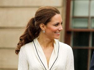 Kate Middleton ensina quais os melhores looks para ficar elegante com tênis