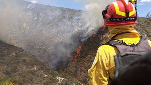 Pomasqui: Viento abre nuevo foco de incendio forestal en cerro Casitagua