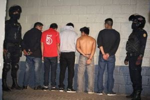 Seis supuestos integrantes pandilleros son detenidos por la PNC