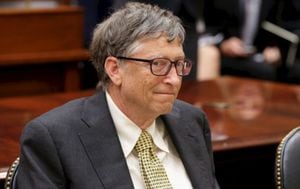 Bill Gates donates 20 billion dollars to his foundation: 