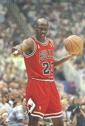 Michael Jordan se lanzó con todo en el arranque de su serie: "Los Chicago Bulls eran un circo de cocaína y marihuana"