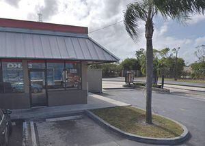 Mujeres golpearon a gerente de Burger King por unas papitas fritas