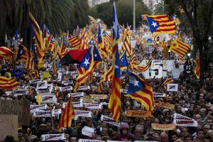 Independentistas catalanes vuelven a salir a las calles en masa bajo el lema "libertad presos políticos"