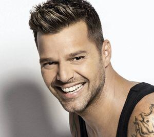A sus 48 años, Ricky Martin causa furor por su escultural cuerpo en nuevo videoclip “Recuerdo”