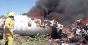 Imágenes: 6 militares fallecieron en accidente de avión en México