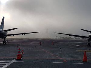 Cierran temporalmente pista del aeropuerto La Aurora por presencia de neblina