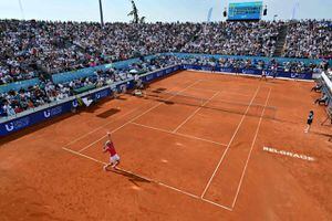 Novak Djokovic: Más de 4.000 espectadores, la mayoría sin mascarilla, llenaron el estadio de tenis