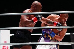 Tyson volvió al ring a los 54 años: más show y beneficiencia que boxeo de campeones en un empate previsible
