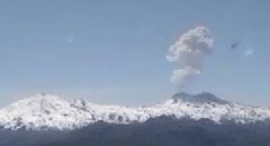 Segundo pulso eruptivo del día: Nevados de Chillán se suma al Planchón-Peteroa y explosión alcanza los 1.500 metros