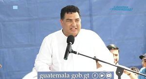 Alfonso Alonzo: "El mejor presidente que ha tenido Guatemala está cumpliendo"