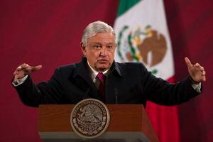 Presidente de México está contagiado de covid-19, aunque con síntomas leves