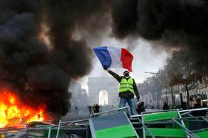 Máxima tensión en Francia: gobierno se prepara para nueva arremetida de los "chalecos amarillos"