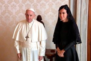 Canciller de Ecuador se pronuncia sobre la visita de la vicepresidenta al Vaticano con su familia