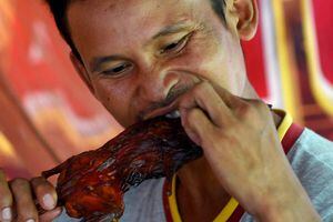 El pincho de rata: el aperitivo que causa sensación en Camboya