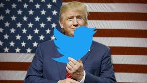 Twitter marca cuenta de Donald Trump como información dudosa y él los acusa de manipular elecciones