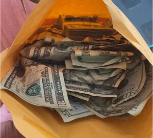 Policía atrapó a hombre que arranchó sobre con USD 8.000 a una ciudadana de Guayaquil
