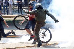 Protestos no Chile somam sete mortos e mais de 1,4 mil detidos