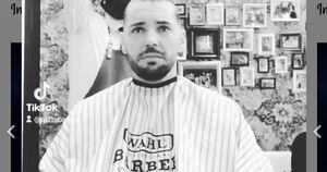 Vídeo emocionante: barbeiro raspa o cabelo para apoiar amigo com câncer