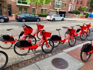 Probando las bicicletas eléctricas Jump de Uber en Washington, D.C #UberElevate