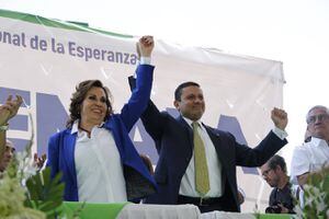 La UNE proclama a Sandra Torres y al ex canciller Carlos Morales como su binomio presidencial