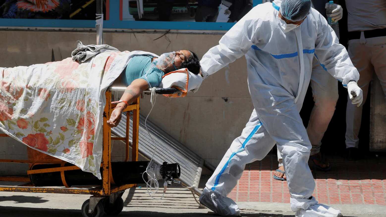 Variante del COVID-19 puede causar gangrena y sordera